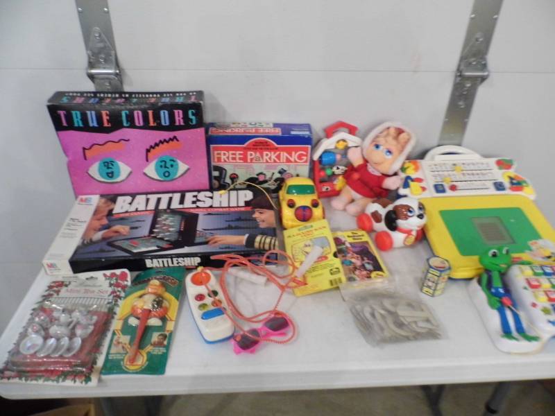 lot 67 image: Toys