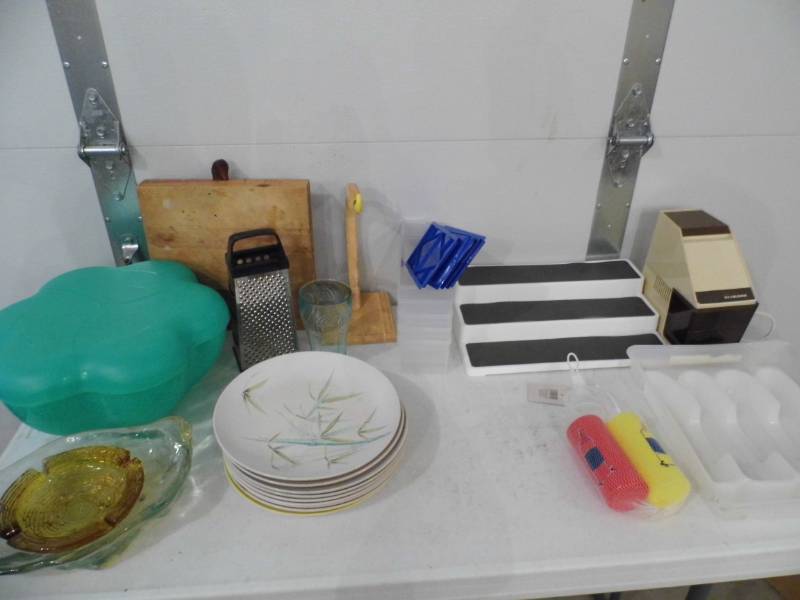 lot 72 image: Kitchen Misc