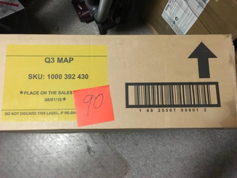 lot 90 image: CASE OF 103  PC 3-Outlet Mini Power Strip with 1.5 ft. Cord NEW