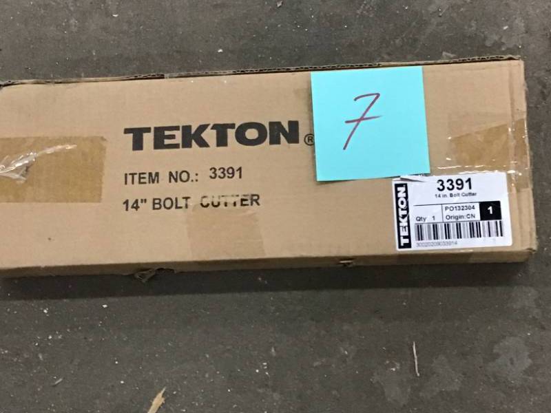 lot 7 image: TEKTON 14 in. Bolt Cutter open box in like new condition