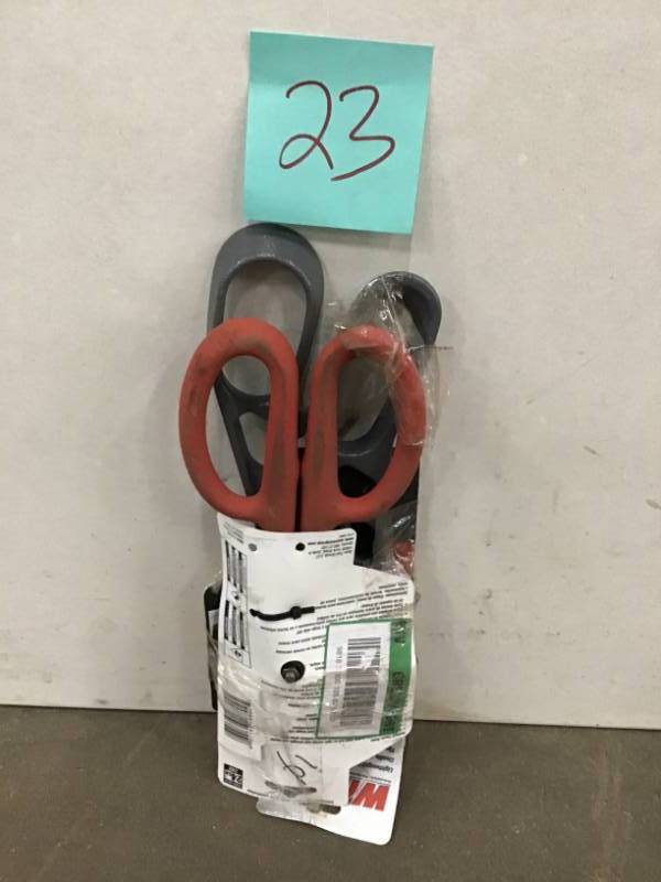 lot 23 image: LOT OF TWO Wiss Cutting Tools & Blades 10-14 in good condition