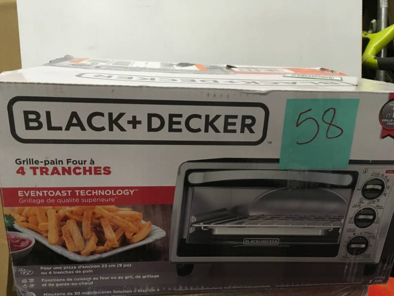 lot 58 image: BLACKDECKER 4-Slice Toaster Oven in Stainless Steel open box in like new condition
