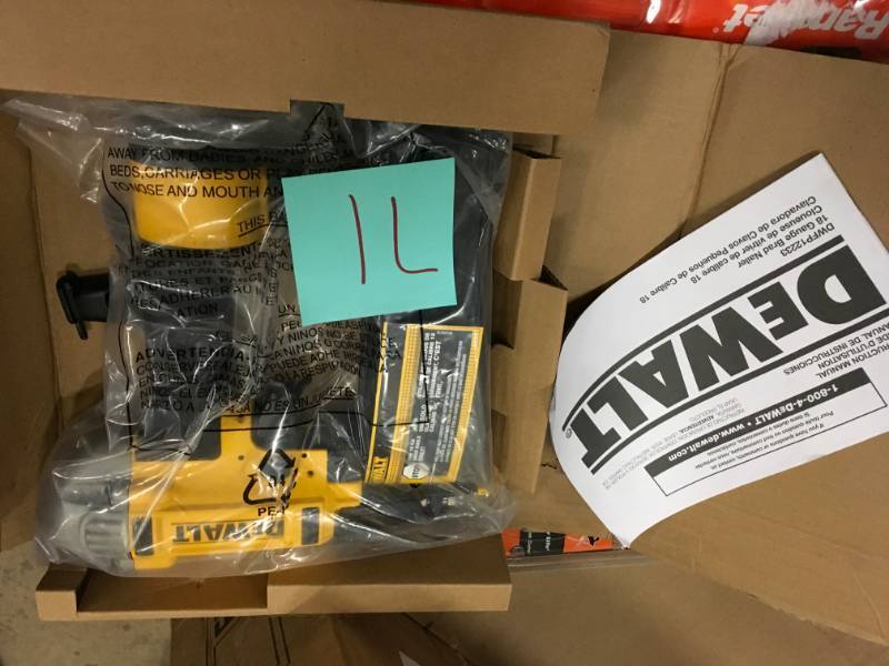 lot 71 image: DEWALT 18-Gauge Pneumatic Brad Nailer open box in very good condition