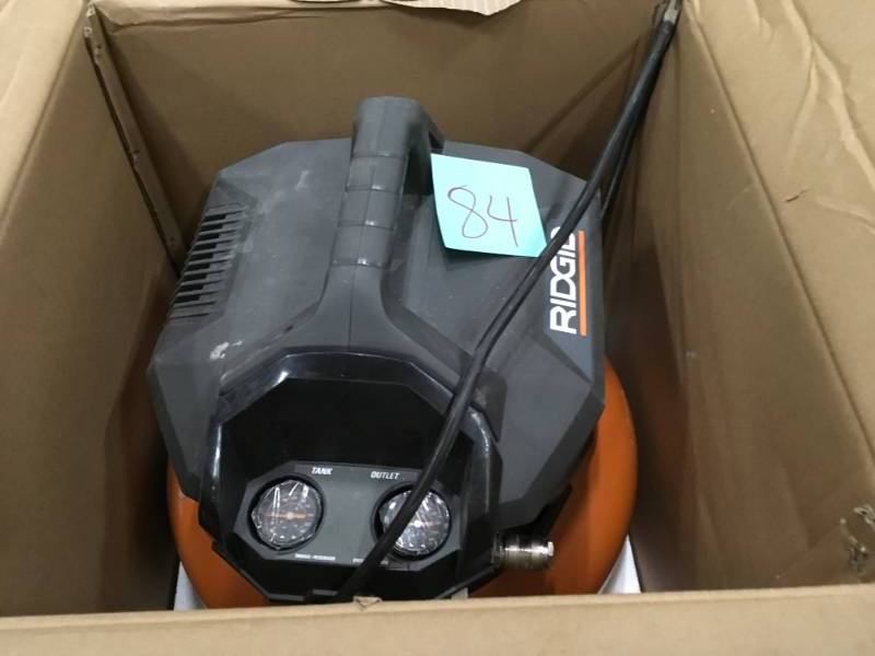 lot 84 image: Ridgid OF60150HA 6 Gal. Portable Electric Pancake Compressor in good condition