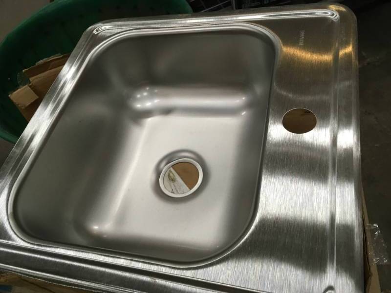 lot 88 image: Elkay Dayton Drop-in Stainless Steel 15 in. 1-Hole Bar Single Bowl Kitchen Sink open box in like new condition