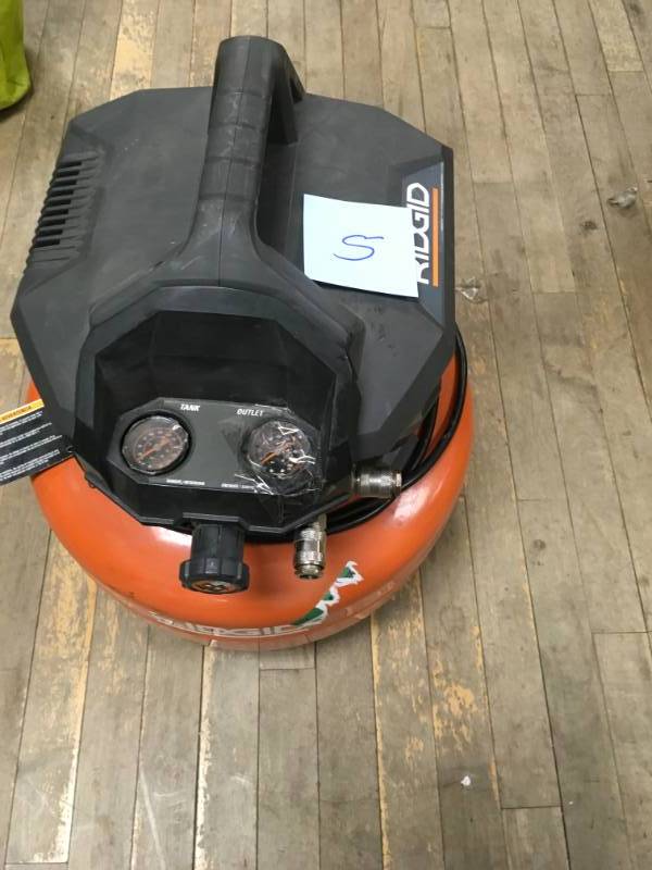 RIDGID 6 Gal. Portable Electric Portable Pancake Air Compressor in good condition