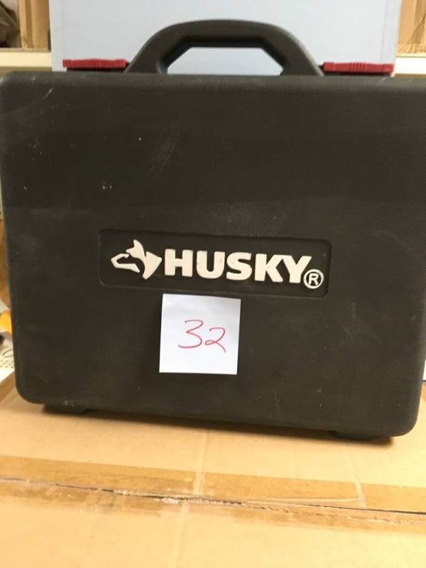 Husky HVLP and Standard Gravity Feed Spray Gun Kit open box in good condition