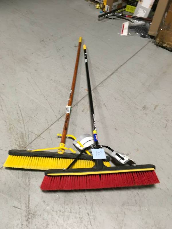 Quickie Job Site 24 in. Multi-Surface IndoorOutdoor Push Broom open box in good condition