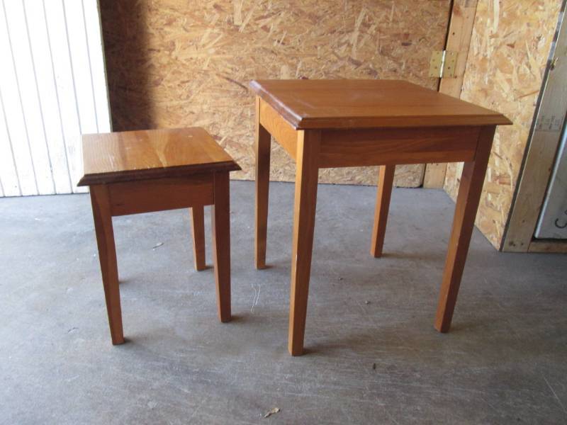 lot 5 image: Pair of Wood Nesting Tables 18 x 1...
