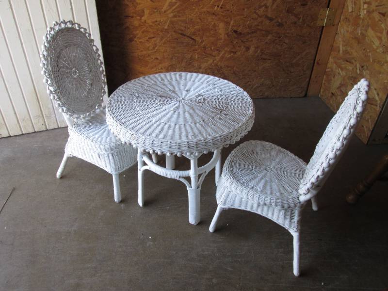 Childrens wicker discount table and chairs