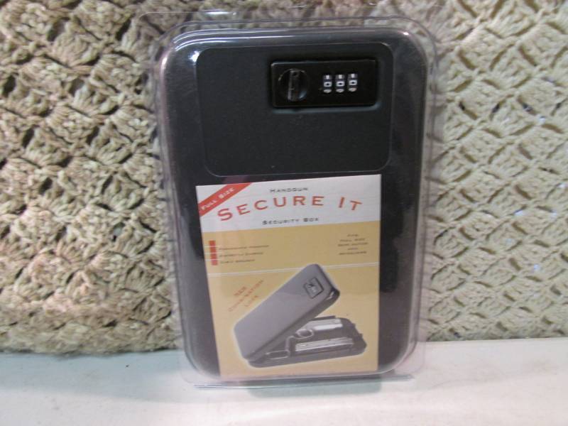 lot 18 image: Full Size Handgun Secure It Metal S...