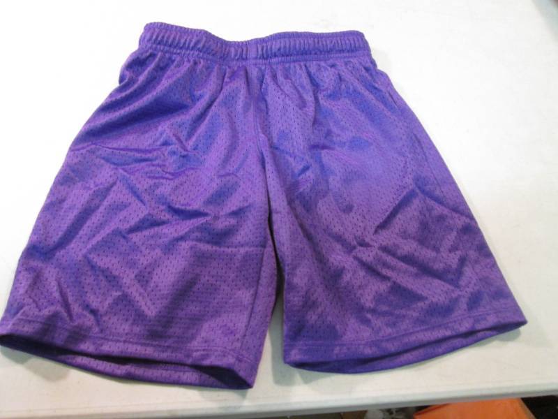 lot 22 image: Box of Misc Clothing and 3 Bath Tow...