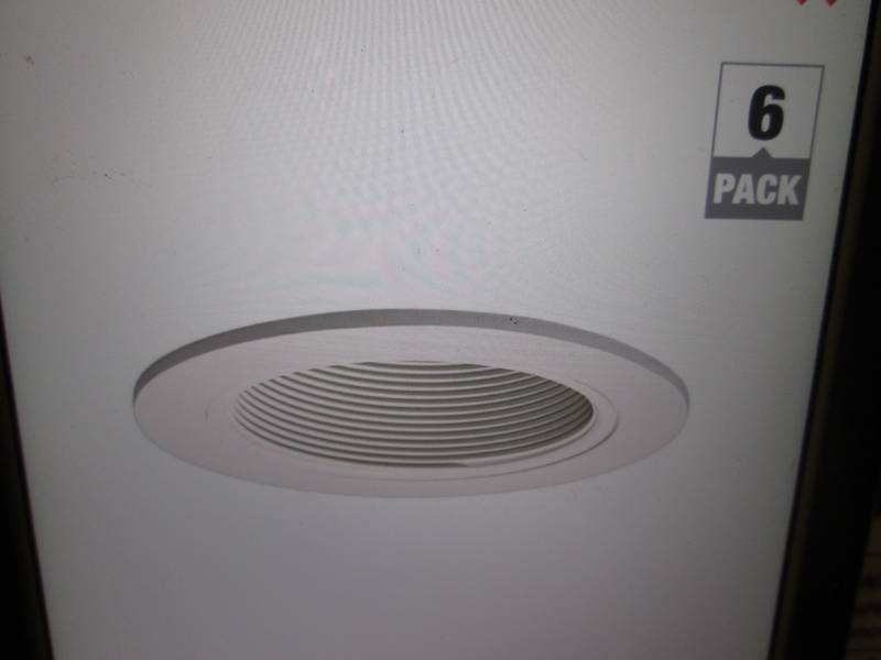 lot 107 image: 6-Pack of Halo 933 Series 4 White ...
