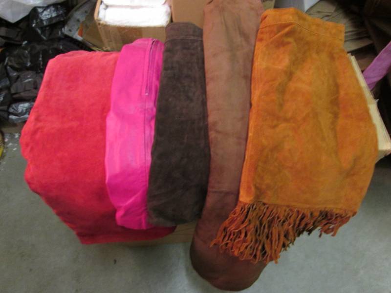 lot 145 image: Lot of 5 Misc Leather Skirts Variou...