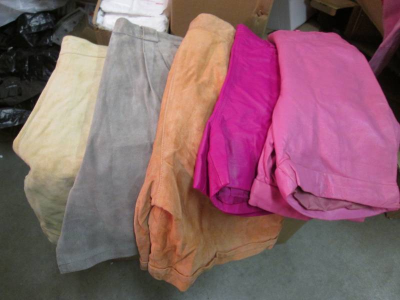 lot 147 image: Lot of 5 Misc Pairs of Leather Shor...