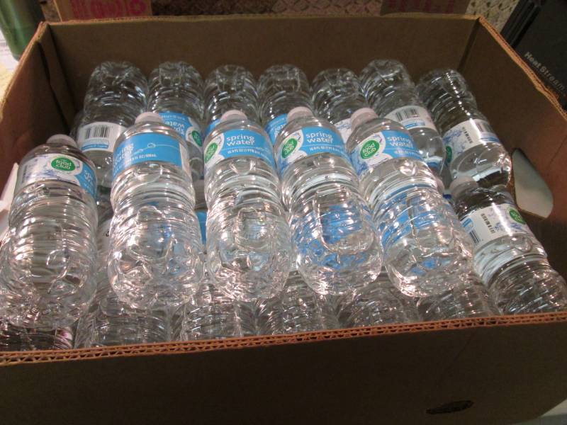 lot 154 image: 47 Bottles of Spring Water 16.9 oun...