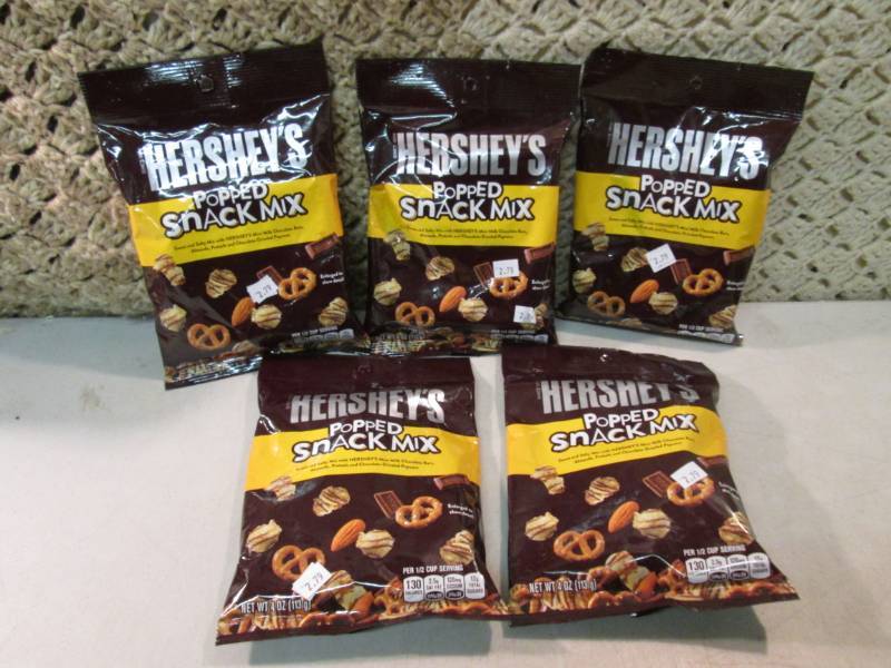 lot 158 image: 5 Bags of Hersheys Popped Snack Mix...