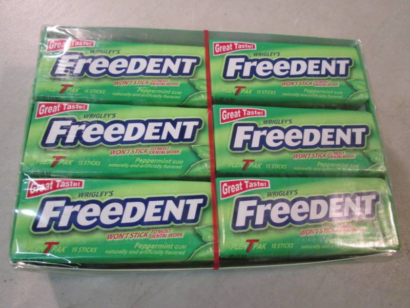 lot 167 image: 12 Packs of Wrigleys Freedent Peppe...