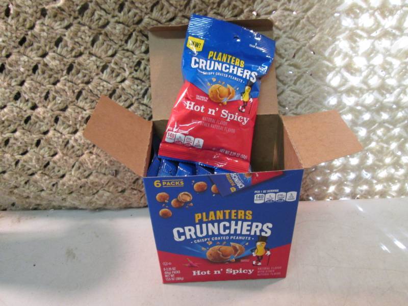 lot 189 image: Box with 6 Bags of Planters Crunche...
