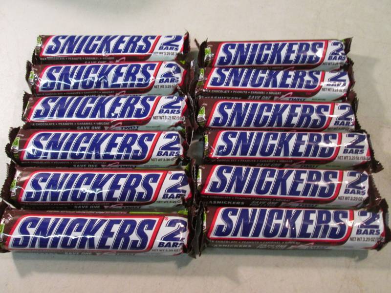 lot 222 image: 12 Snickers 2 Bar Candy Bars Best b...