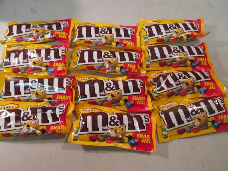 lot 224 image: 12 Share Size Bags of Peanut M&Ms ...