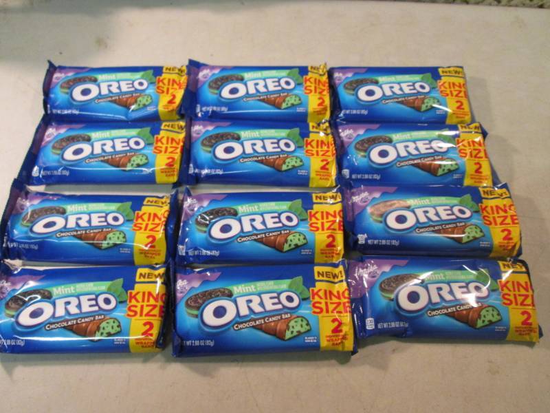 lot 234 image: 12 King Size 2 Bar Mint Oreo Candy ...