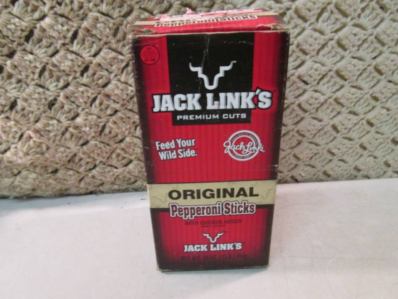 lot 251 image: Box of 20 Jack Links Premium Cut Or...