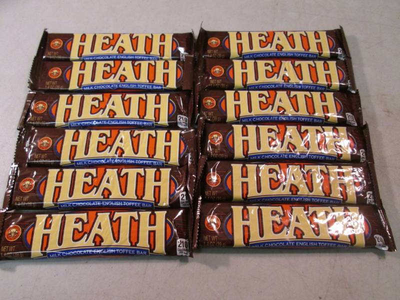 lot 257 image: 12 Heath Candy Bars Best by Jan 201...