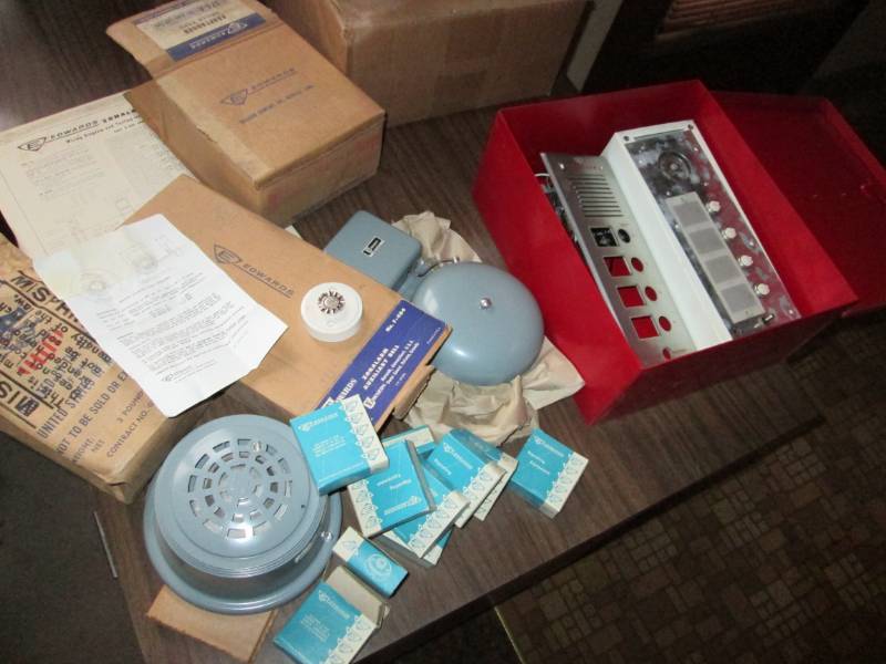 lot 8 image: Lot of Edwards security equipment...