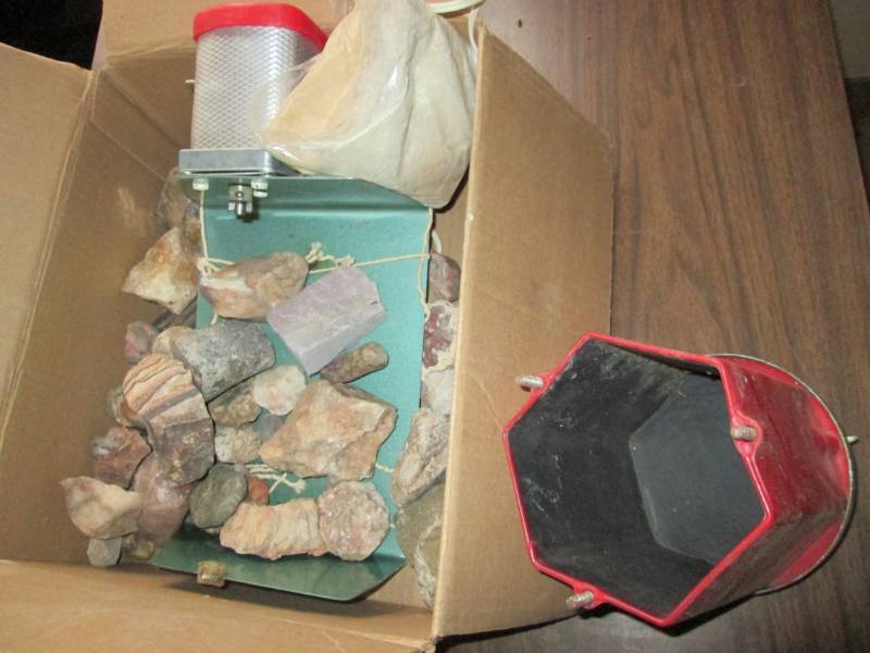 lot 15 image: Box of interesting rocks and a tumb...