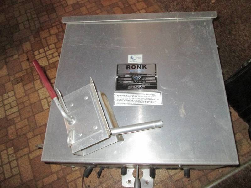 lot 16 image: RONK Meter rite pole top switch wit...
