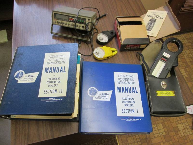 lot 26 image: Lot of vintage electrical equipment...