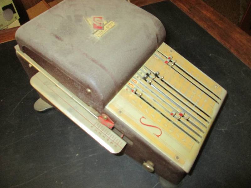 lot 43 image: Vintage tabulation machine...