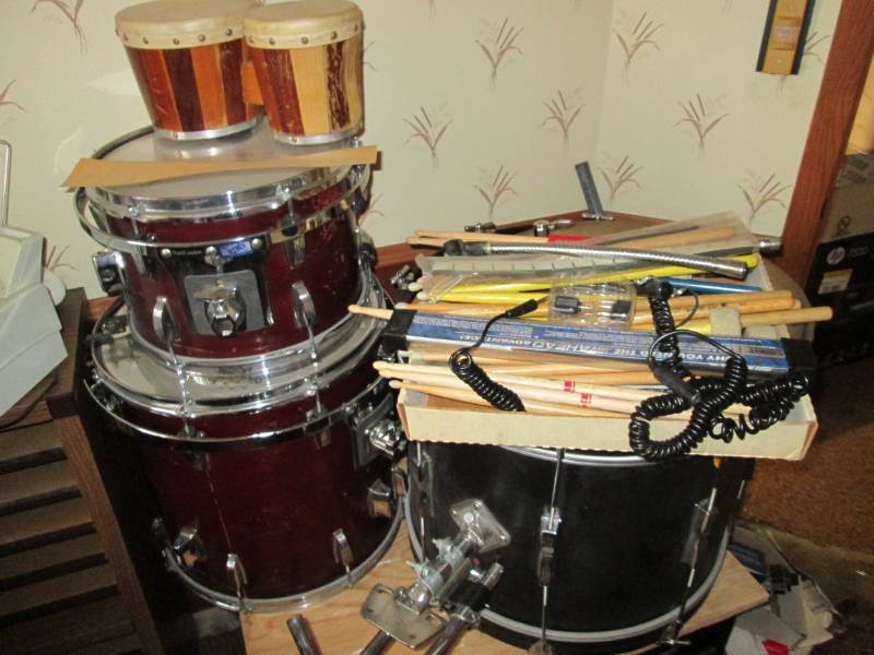 lot 55 image: Drum set, cymbals, bell, stands pic...