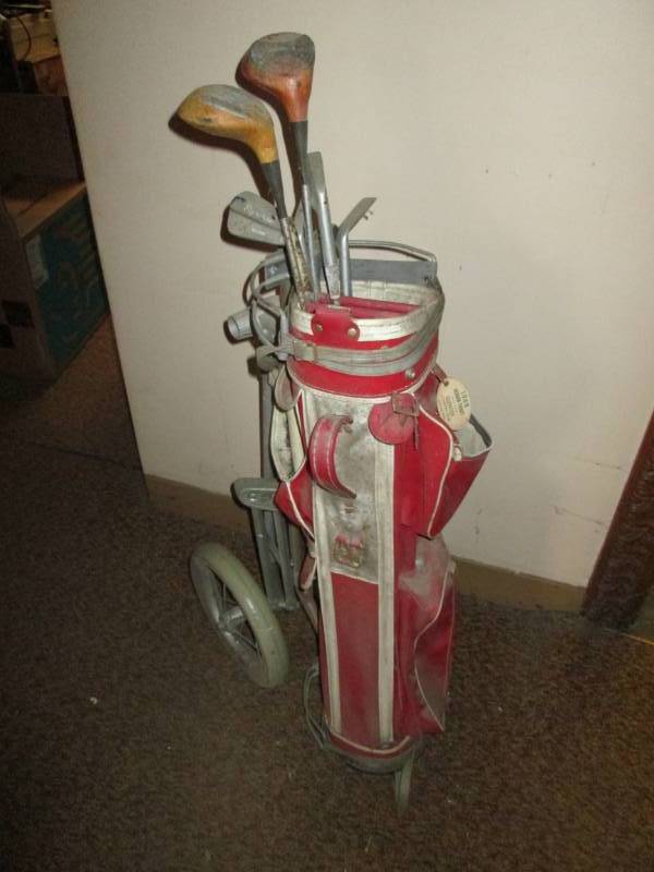 lot 2 image: Vintage golf club set...