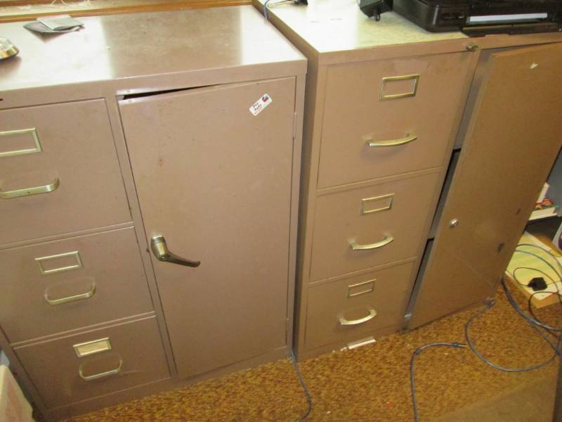 lot 65 image: 2 Metal file cabinets...