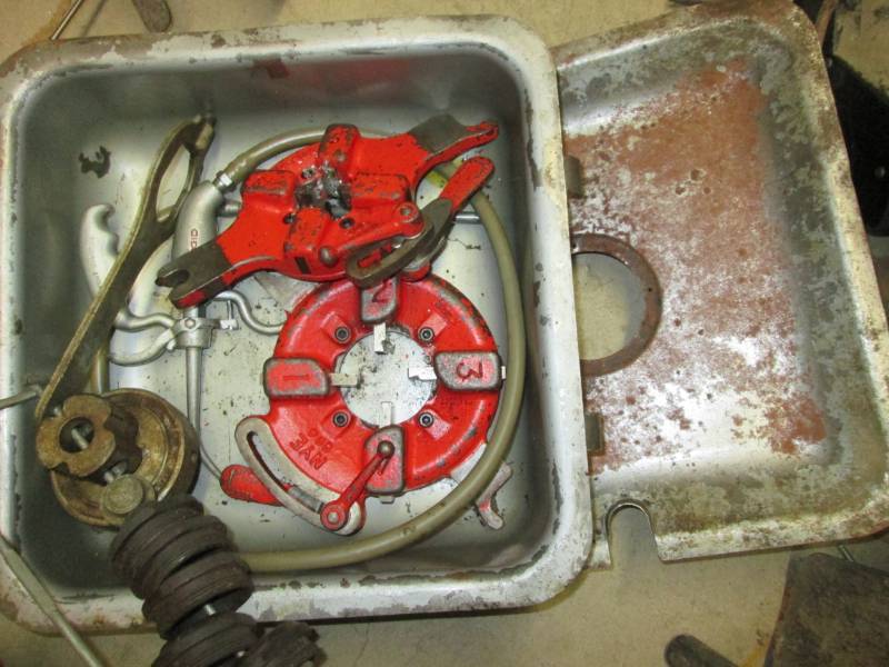 lot 91 image: Pipe threading accessories...