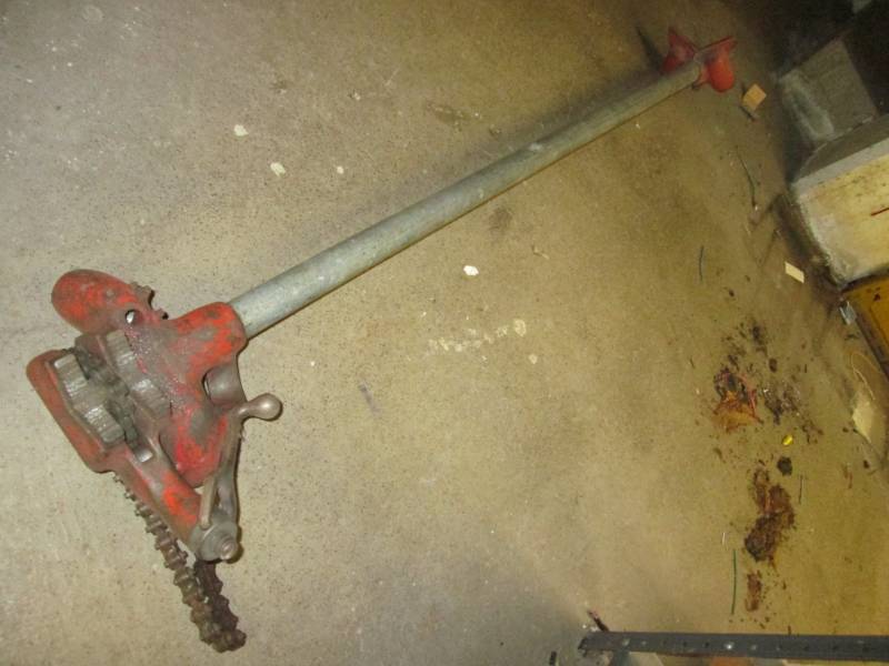 lot 92 image: Rigid pipe tool...