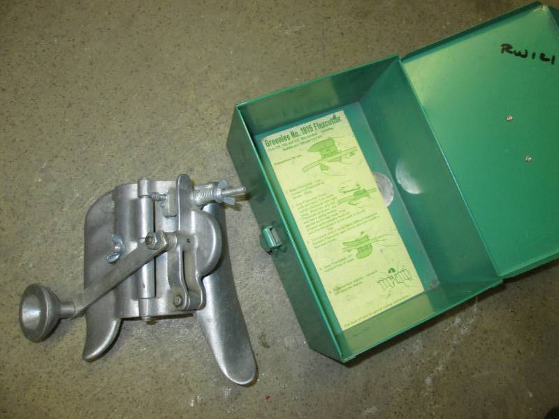lot 98 image: Greenlee 1815 flexcutter...