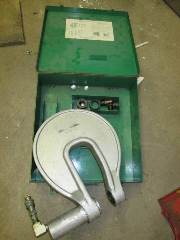 lot 99 image: Greenlee 1731 knockout punch driver...