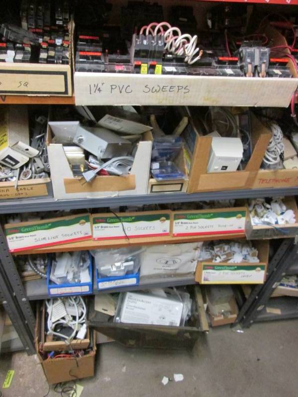 lot 124 image: Lot of breakers and electic light c...