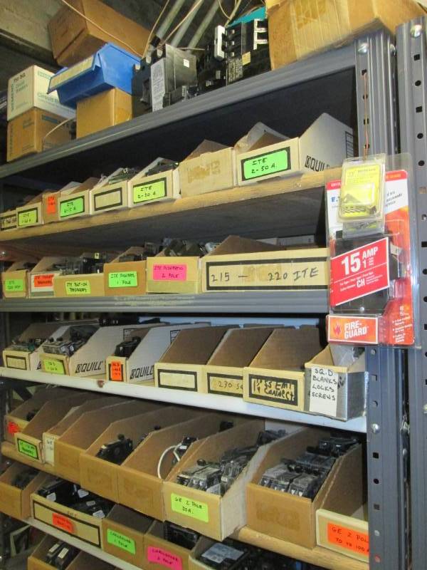 lot 125 image: Large lot of breakers...