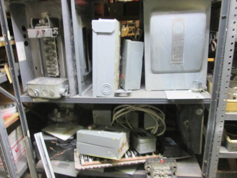 lot 129 image: Lot of electrical boxes...