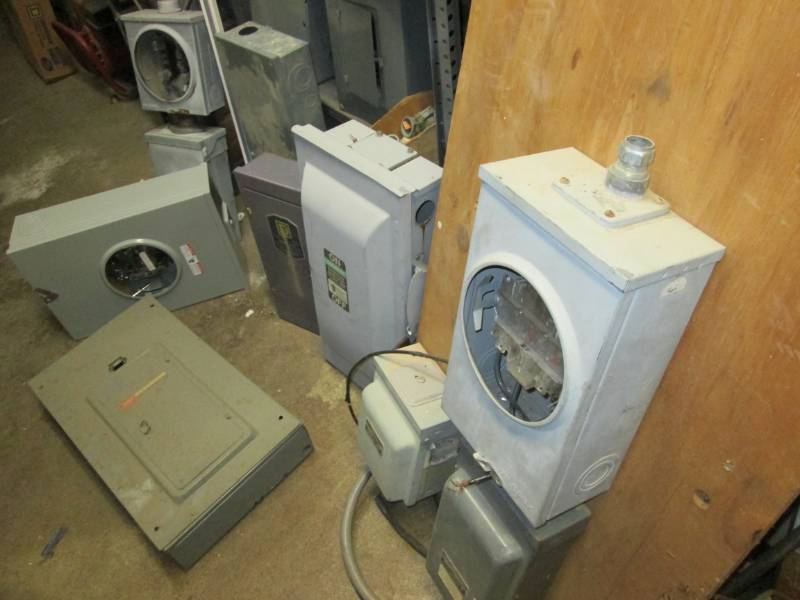 lot 130 image: Lot of electrical boxes...