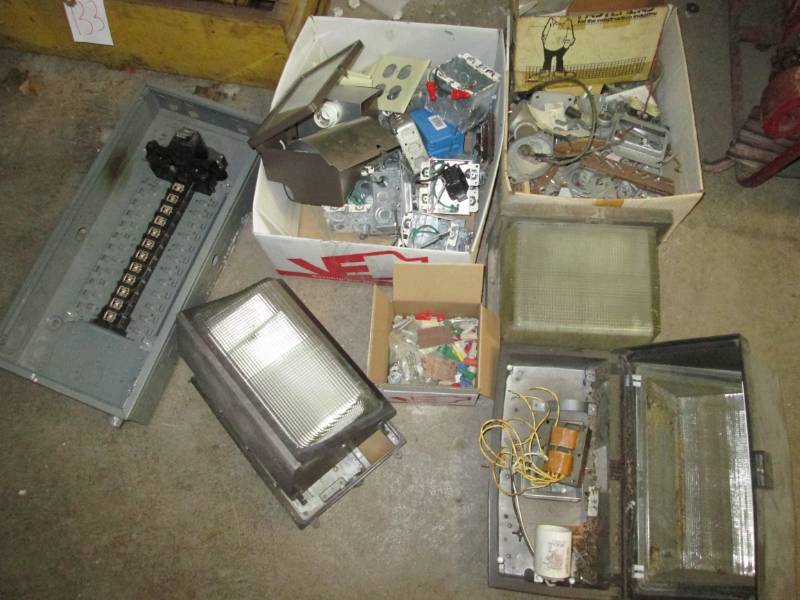 lot 148 image: Lot of electrical equipment...