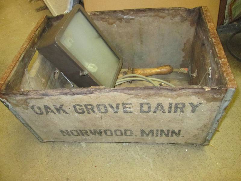 lot 153 image: Vintage crate of tools...