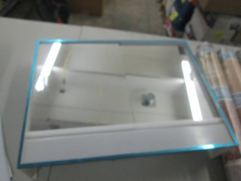 lot 46 image: Out of Box Mirrored Medicine Cabine...