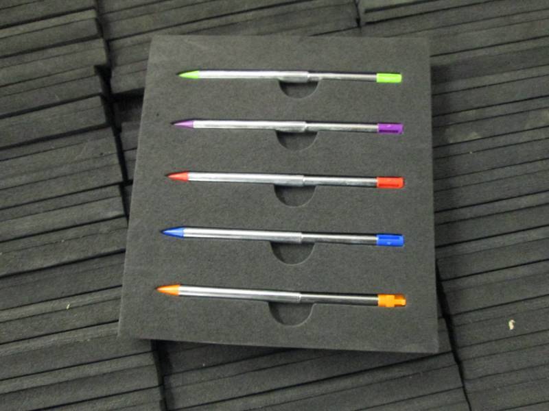 lot 101 image: Case of 5 pc Stylus Sets for Ninten...