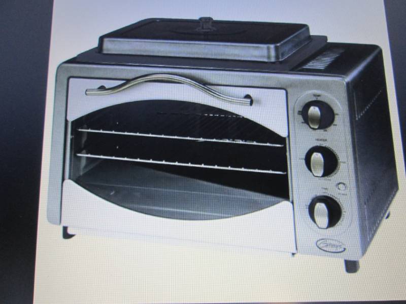 lot 166 image: 10-In-1 Everything Oven by Ginnys ...