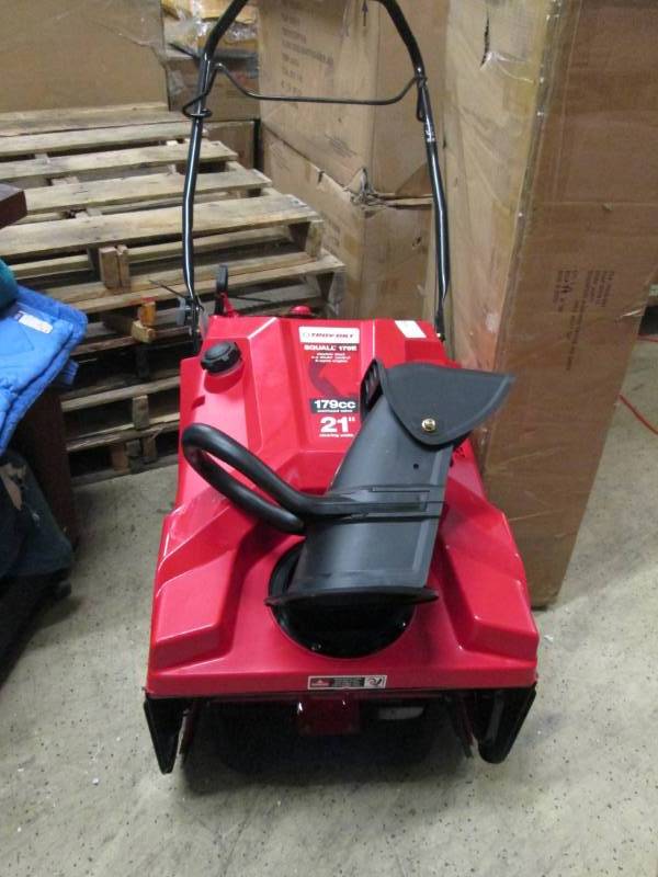 lot 178 image: Troy-Bilt Squall 179cc Electric Sta...